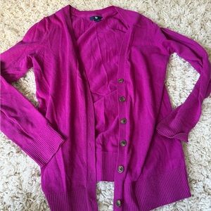 GAP Vibrant Pink Cardigan button down cute cozy vibrant Sweater